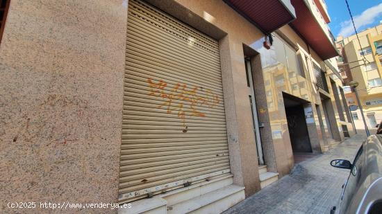 LOCAL COMERCIAL EN CERDANYOLA DEL VALLÈS - BARCELONA