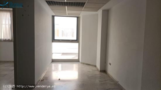  Venta de Oficina en Avda. Averroes, Edificio EUROSEVILLA - Sevilla - SEVILLA 