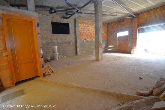 Local con posibilidad de vivienda  en Muro - BALEARES