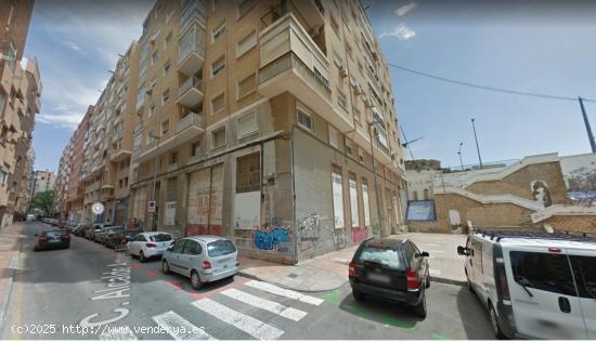  Se vende local comercial a un paso del centro de la ciudad - MURCIA 