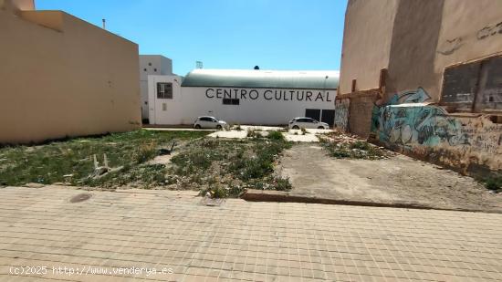 Parcela urbana en Santa María del Águila - ALMERIA