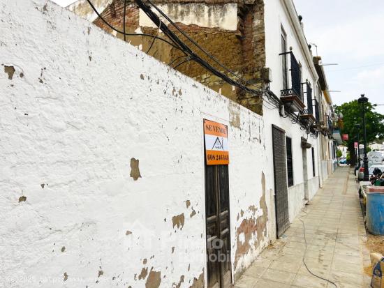 ESTUPENDO SOLAR URBANO EN LA VÍA PRINCIPAL DE CASTILBLANCO DE LOS ARROYOS - SEVILLA