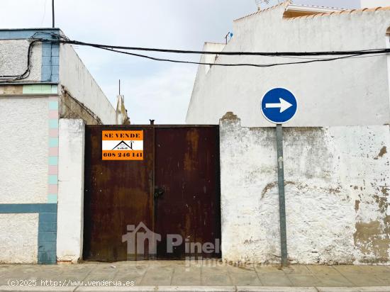 ESTUPENDO SOLAR URBANO EN LA VÍA PRINCIPAL DE CASTILBLANCO DE LOS ARROYOS - SEVILLA