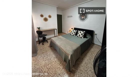 Habitación en piso compartido en Benetússer - VALENCIA