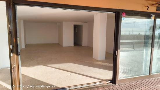 ¡OPORTUNIDAD ÚNICA! LOCAL COMERCIAL EN ALQUILER EN PRIMERA LÍNEA DE MAR EN EL MASNOU, BARCELONA -