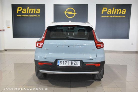 Volvo XC40 MOMENTUM T3 1.5T 156cv - Paterna