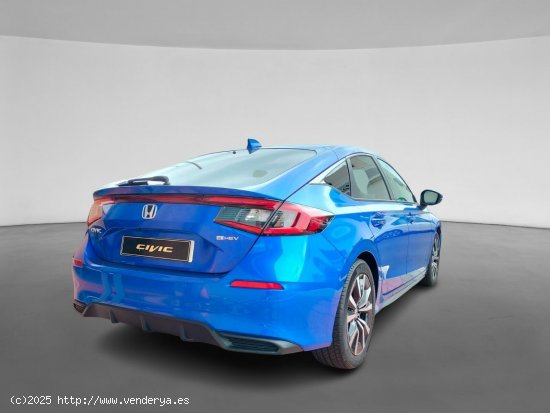 Honda Civic  Elegance eHEV 2.0 i-MMD 135 kW (184 CV) e-CVT - 