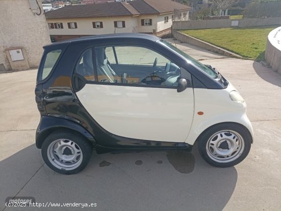 Smart Smart City Coupe de 2002 con 132.942 Km por 3.900 EUR. en Madrid