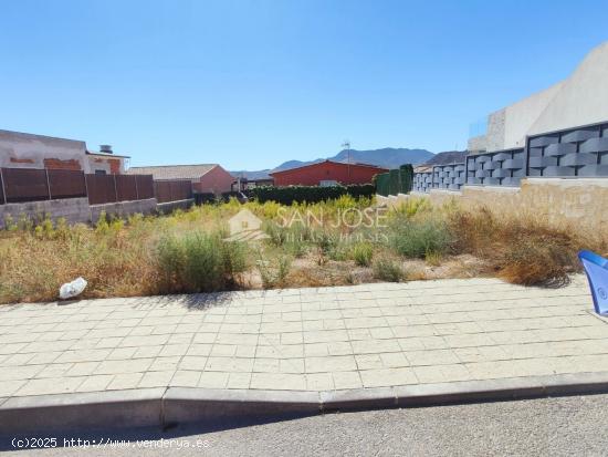 SE VENDE PARCELA URBANA EN LA URBANIZACIÓN ALCANA EN ASPE - ALICANTE