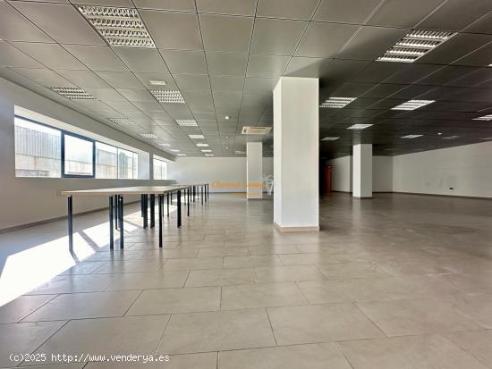 OPORTUNIDAD DE ALQUILER DE GRAN LOCAL EN EL PARQUE EMPRESARIAL DE TORRELLANO DE 350M2!! - ALICANTE