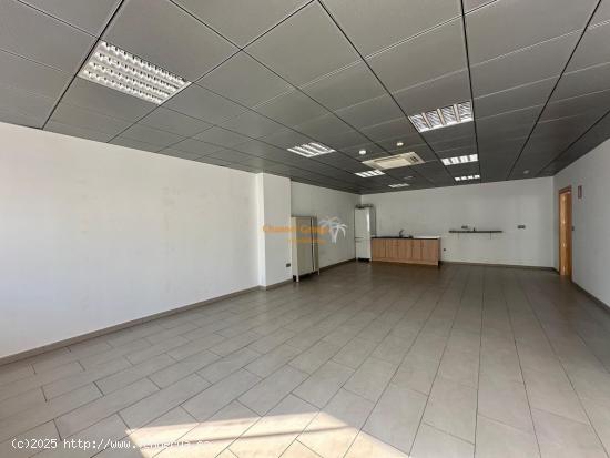 OPORTUNIDAD DE ALQUILER DE GRAN LOCAL EN EL PARQUE EMPRESARIAL DE TORRELLANO DE 350M2!! - ALICANTE