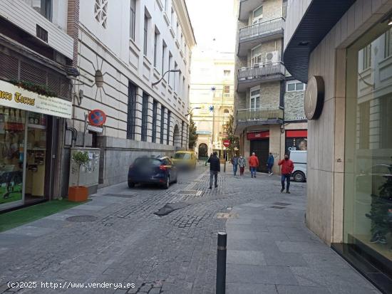 LOCAL COMERCIAL EN ALQUILER EN PLENO CENTRO DE CORDOBA - CORDOBA