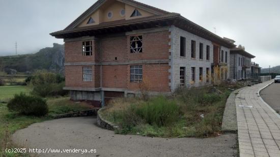 EDIFICIO EN CONSTRUCCION EN PUEBLA DE LILLO - LEON