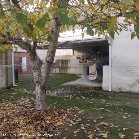 VENTA DE CASA CON TERRENO EN PARADASOLANA - LEON