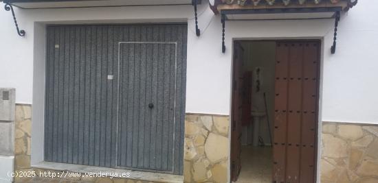 SE VENDE LOCAL COMERCIAL EN ZAHARA DE LA SIERRA - CADIZ