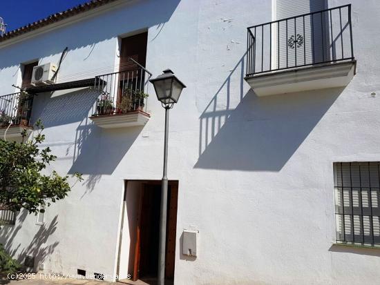 SE VENDE LOCAL  EN ZAHARA DE LA SIERRA - CADIZ