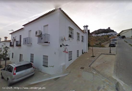 SE VENDE LOCAL  EN ZAHARA DE LA SIERRA - CADIZ