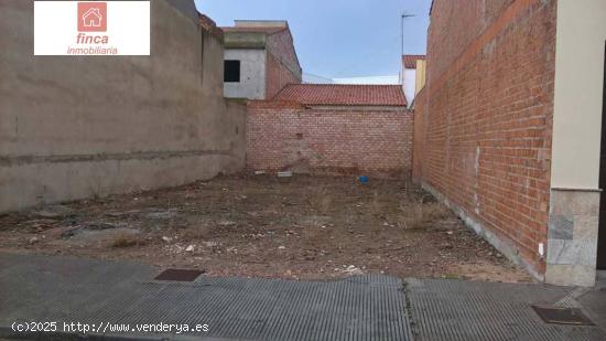 PUEBLA DE LA CALZADA, SOLAR URBANO, EN SANTO TORIBIO LA MEJOR ZONA RESIDENCIAL - BADAJOZ