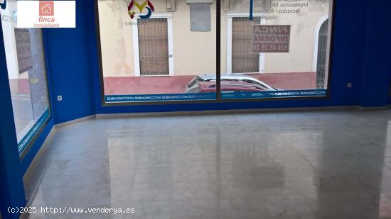 MONTIJO, LOCAL COMERCIAL ZONA CENTRO, ACONDICIONADO, EN VENTA O ALQUILER - BADAJOZ