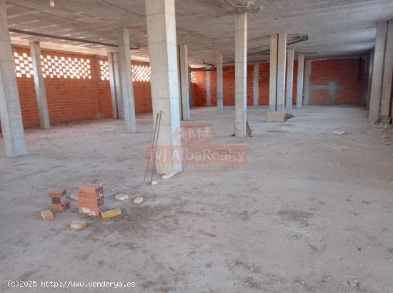 SE VENDE LOCAL DE 790M EN ZONA IMAGINALIA. - ALBACETE