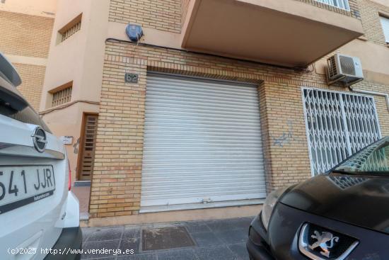 LOCAL COMERCIAL EN ZONA AVENIDA SANTA ISABEL - ALMERIA