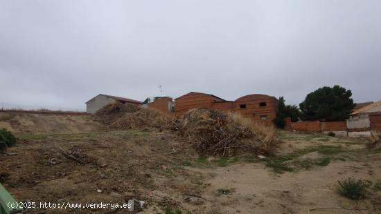 Terreno urbano de 3422 m2 en venta en Recas (Toledo) - TOLEDO