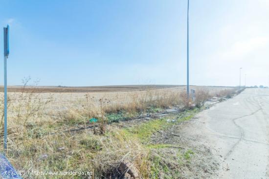 Parcela de 469 m2 en venta en Yunclillos (Toledo) - TOLEDO