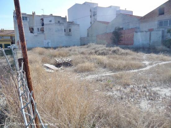 Se vende parcela en Mutxamel de 2.139,37 m2 con licencia y proyecto para construir, para empezar ya.