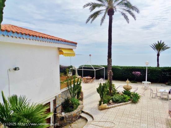 Chalet con acceso directo a la playa de Santa Pola. - ALICANTE