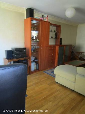 Urbis te ofrece un estupendo piso en venta en zona San Bernardo, Salamanca. - SALAMANCA