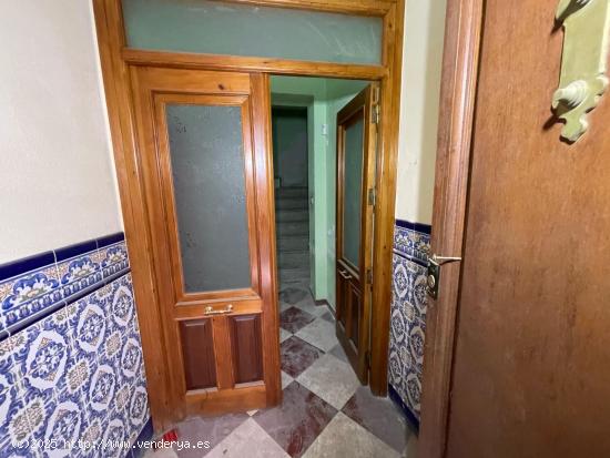 Venta de Casa Adosada en Castillo de Locubín (Jaén) - JAEN