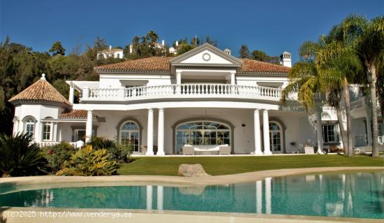 VILLA DE LUJO EN LA ZAGALETA - BENAHAVIS - MALAGA