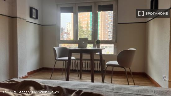 Increíble habitación en alquiler en Madrid - MADRID