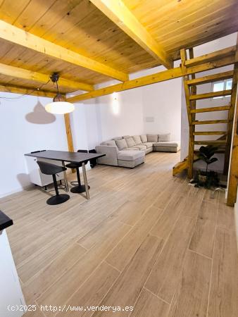 Loft de dos plantas en la zona de Los Angeles. - ALICANTE