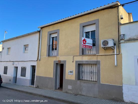  CASABANCO VENDE  VIVIENDA DE DOS PLANTAS EN GARROVILLAS DE ALCONETAR - CACERES 