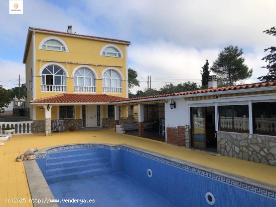 Se VENDE CHALET en Malpartida de Cáceres - CACERES