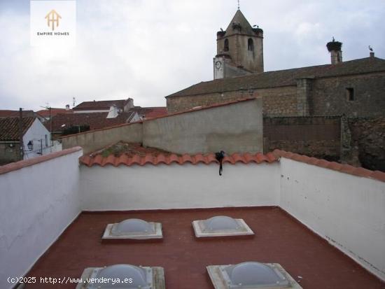 SE VENDE GRAN CASA en CASAS DE DON ANTONIO (Cáceres) - CACERES