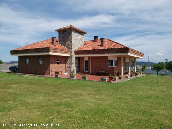 Casa-Chalet en Venta en Viveda Cantabria