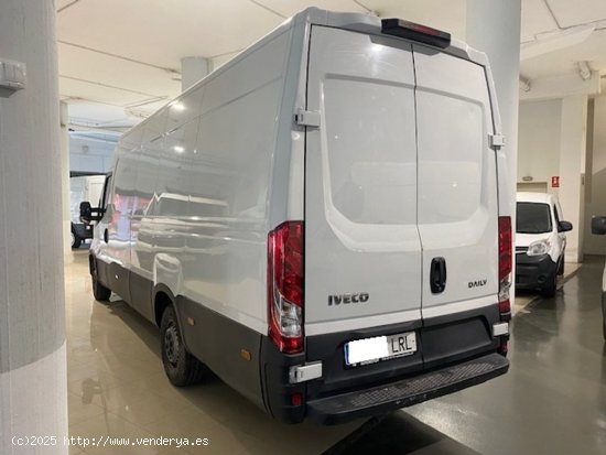 Iveco Daily Furgón 35S16 V 4100L H2 16.0 156 - GARANTIA MECANICA - Barcelona