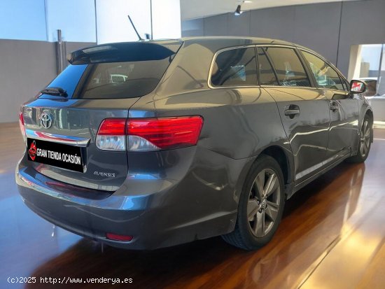 Toyota Avensis 120D Comfort Cross Sport - Alcalá de Henares