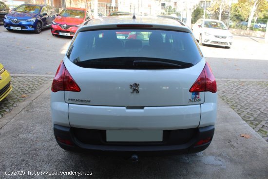 Peugeot 3008 Access 1.6 HDI 112 FAP - Terrassa