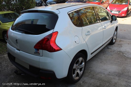 Peugeot 3008 Access 1.6 HDI 112 FAP - Terrassa