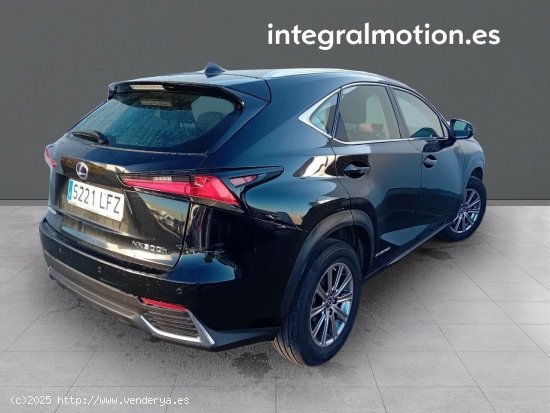 Lexus NX 2.5 300h Business Navigation 2WD - 