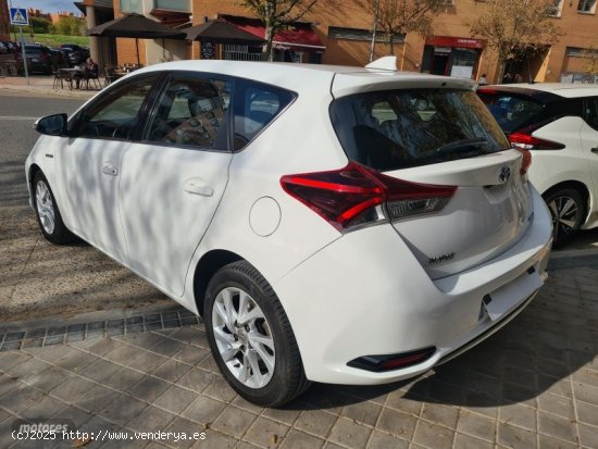 Toyota Auris 1.8 140h hybrid  Active de 2017 con 95.000 Km por 15.495 EUR. en Madrid