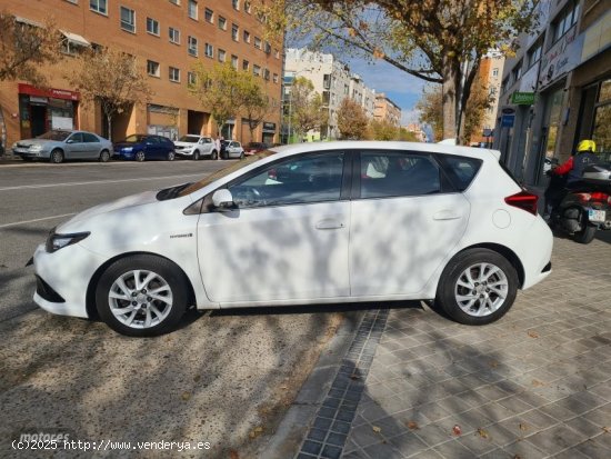 Toyota Auris 1.8 140h hybrid  Active de 2017 con 95.000 Km por 15.495 EUR. en Madrid