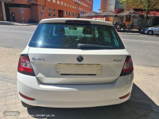 Skoda Fabia 1.0 mpi ambition 75cv de 2019 con 85.000 Km por 9.995 EUR. en Madrid