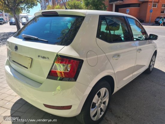 Skoda Fabia 1.0 mpi ambition 75cv de 2019 con 85.000 Km por 9.995 EUR. en Madrid