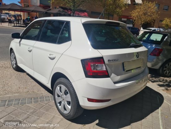 Skoda Fabia 1.0 mpi ambition 75cv de 2019 con 85.000 Km por 9.995 EUR. en Madrid