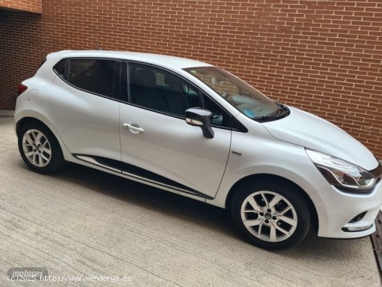 Renault Clio limited tve glp 90cv de 2019 con 85.000 Km por 11.495 EUR. en Madrid