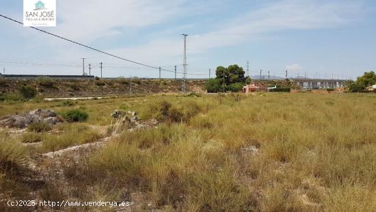 CASA PEQUEÑA ALBERGUE CON TERRENO EN NORIAS MONFORTE DEL CID , ALICANTE - ALICANTE